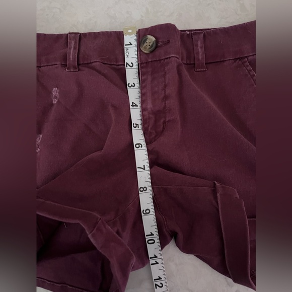 American Eagle Low-rise Burgundy cuffed Midi Stretch Shorts Size-6 - Picture 5 of 9